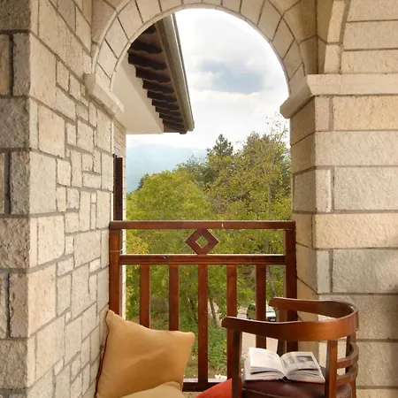 Mikri Arktos Hotel Eláti