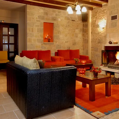 Mikri Arktos 2* Eláti