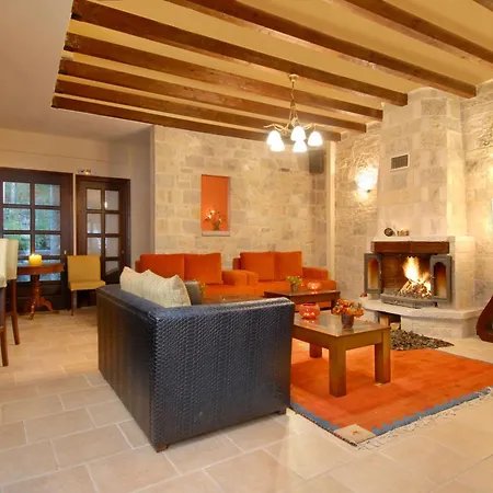 Mikri Arktos 2* Eláti