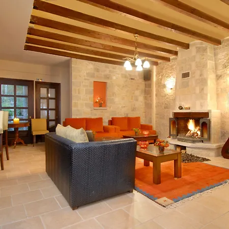 Mikri Arktos Hotel 2*