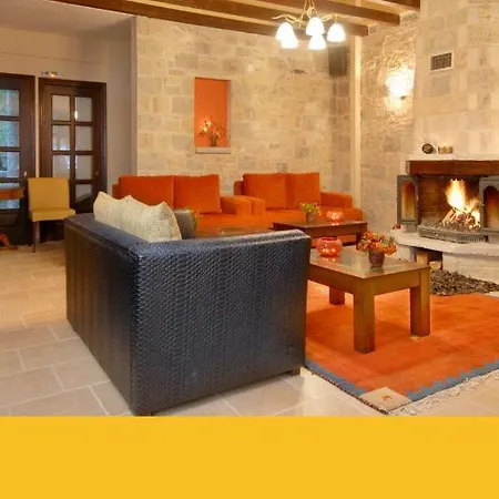 Hotel Mikri Arktos 2*