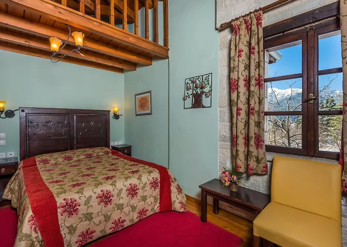 מלון Mikri Arktos 2*