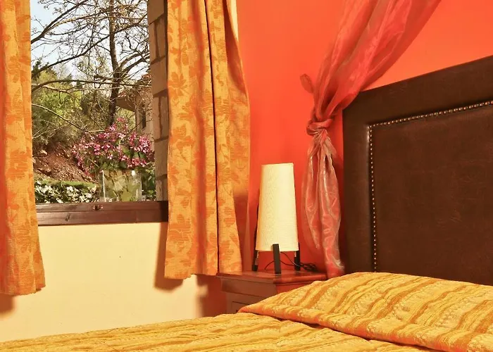 Mikri Arktos Hotel Eláti