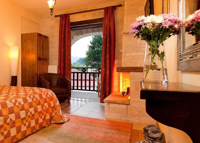 מלון Mikri Arktos 2*